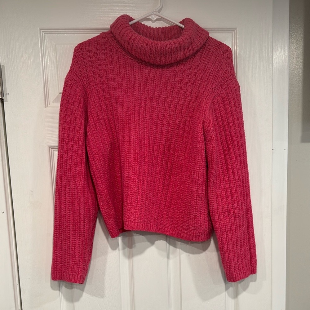 Universal Thread Women’s Pink Cowl Neck Sweater Size Medium
